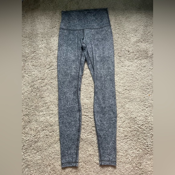 Lululemon women’s size 8 leggings - Picture 2 of 4